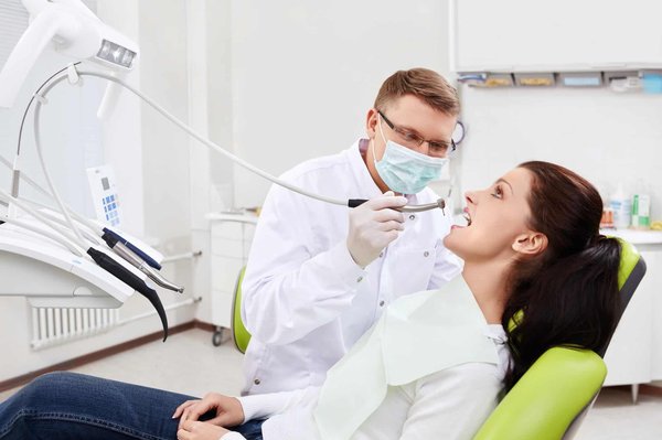 Pour une bonne santé bucco-dentaire : quels sont les soins offerts par un dentiste à Strasbourg ?